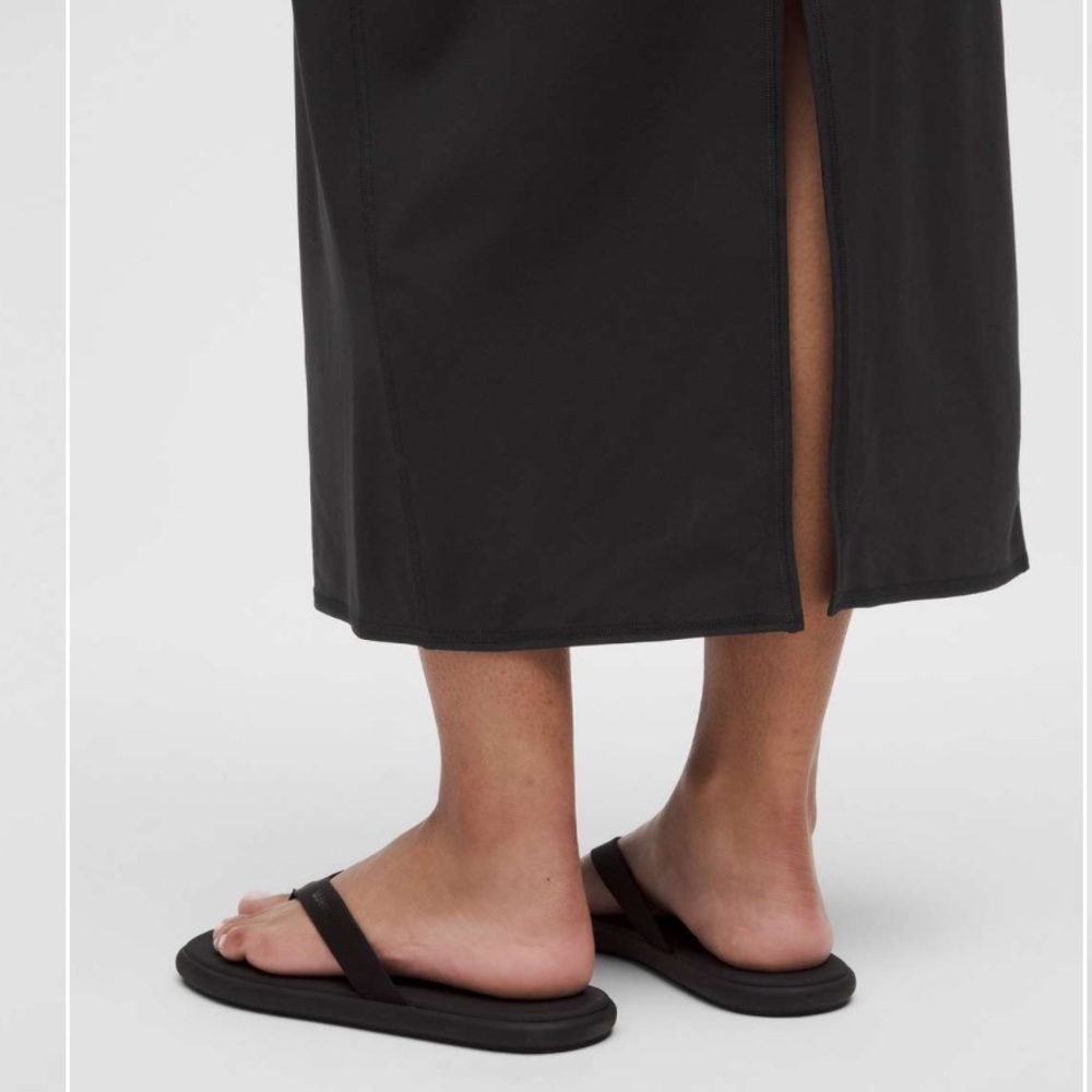 Lululemon Nulu Slim-Fit High-Rise Maxi Skirt - Picture 3 of 4
